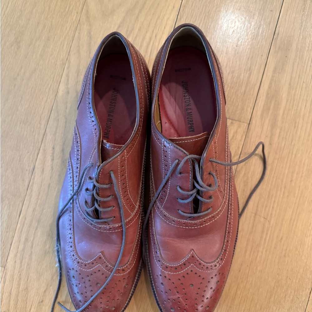 Men's Brown Leather Wingtip Shoes - Picture 4 of 6